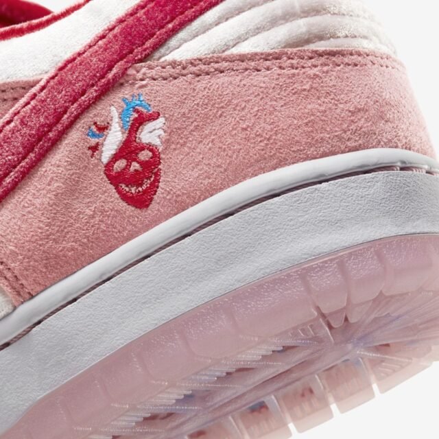 Nike traz novo SB Dunk Low em parceria com a StrangeLove para o Dia dos ...