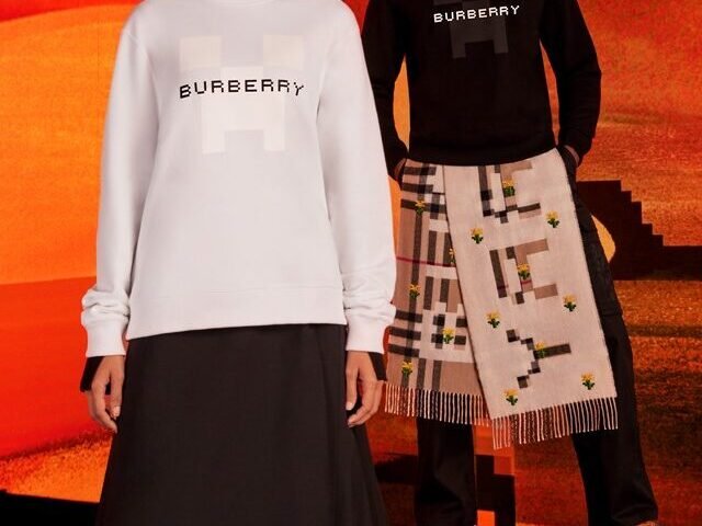 cropped-2022_11_burberry-minecraft-freedom-to-go-beyond-capsule-collection-lookbook-03.jpg